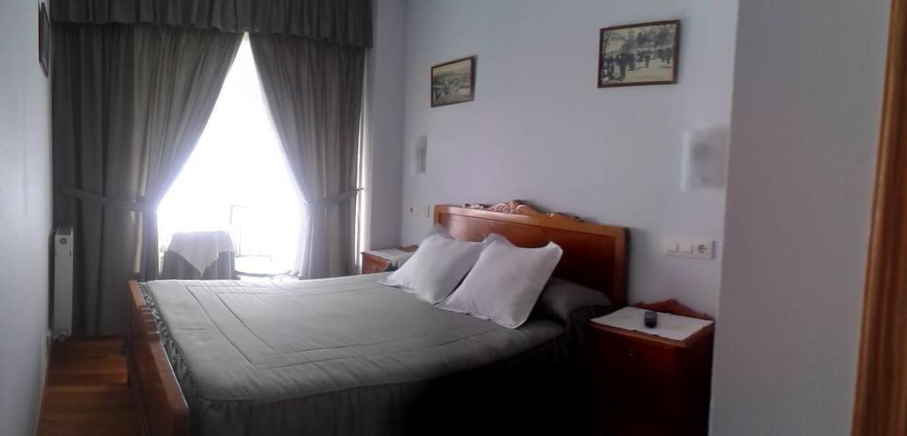 Hostal Pumar Santiago de Compostela Room photo